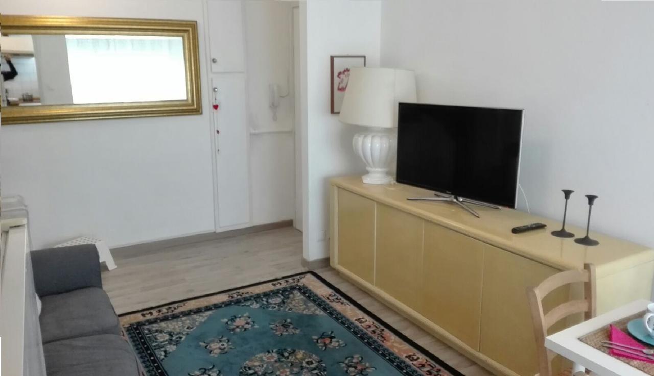 Nice Apartment In Milano, Close To Undergrond M3 Exteriör bild